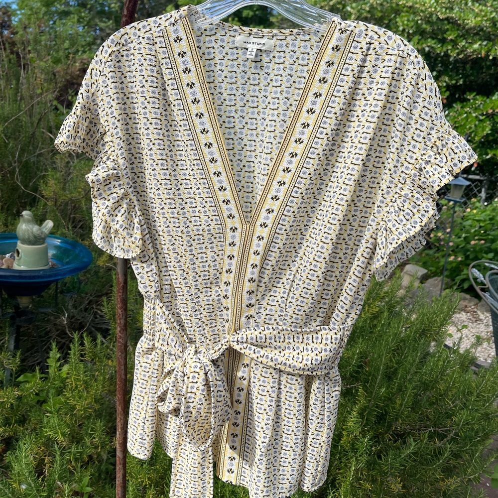 Top by Max Studio Size Small Yellow Black White